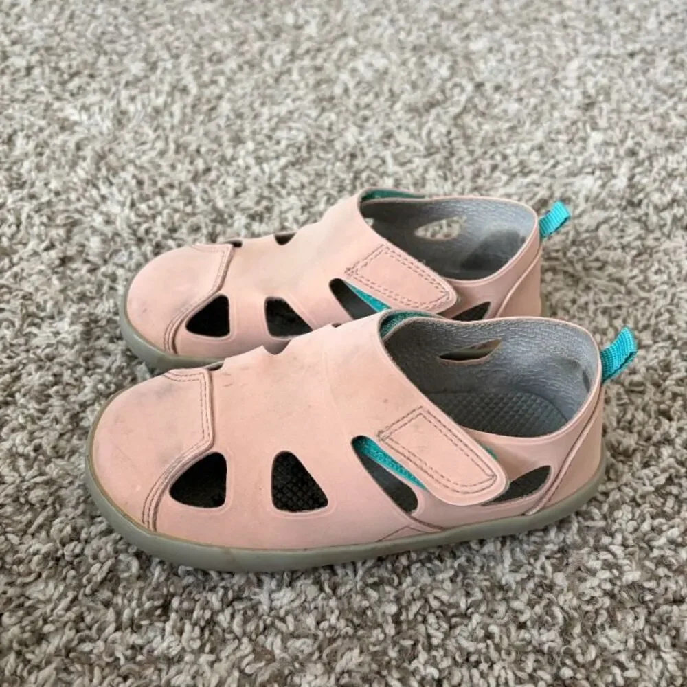 Size 10.5 / Toddler Girl Ten Little Sandals